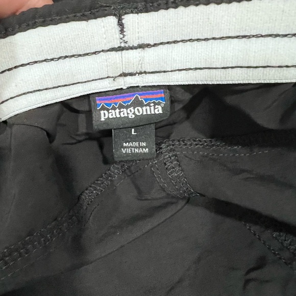 Patagonia Black Performance 100% nylon Shorts large - Picture 2 of 6